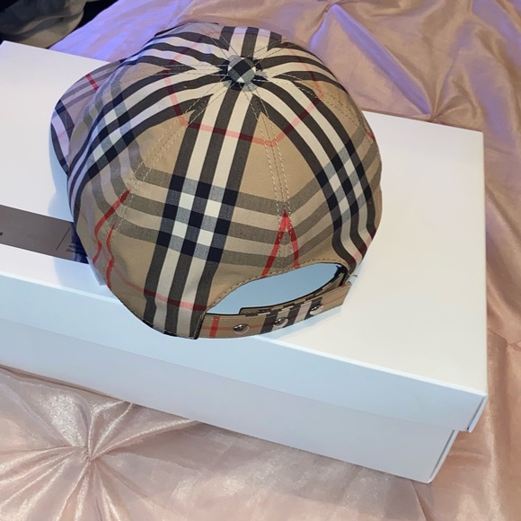 Burberry men’s hat large - Picture 3 of 3